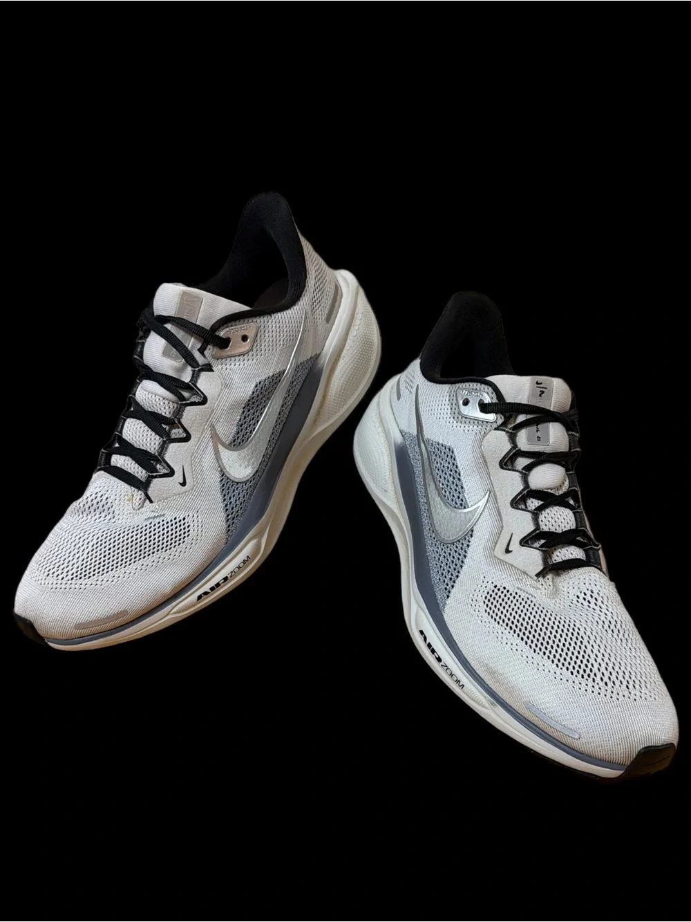 Nike Air Pegasus 42 Men’s White, Gray & Black Runners size 11 GUC